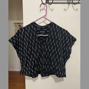 Alter Brooklyn Cropped Button Top | Size M/L
